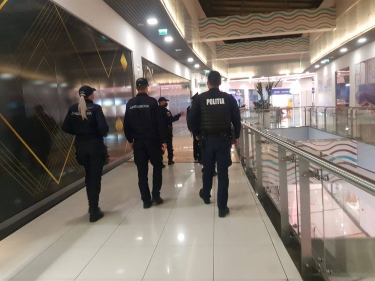 Noi măsuri anti-COVID. Copiii între 6 și 12 ani NU au nevoie de teste. Vaccinații sunt scutiți de carantina de noapte