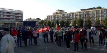 ROMÂNIA ÎN STRADĂ – PROTEST ȘI ÎN BAIA MARE. OAMENII SPUN CĂ S-AU SĂTURAT DE RESTRICȚII: „VREM LIBERTATE!”