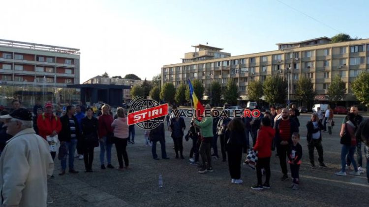 ROMÂNIA ÎN STRADĂ – PROTEST ȘI ÎN BAIA MARE. OAMENII SPUN CĂ S-AU SĂTURAT DE RESTRICȚII: „VREM LIBERTATE!”