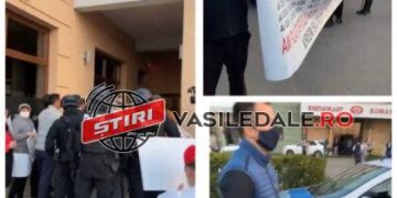 PROTEST LA ROMANIȚA DUPĂ CE MASCAȚII AU OPRIT O NUNTĂ CE ERA PROGRAMATĂ ÎNTR-O LOCALITATE CARANTINATĂ