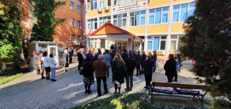 În campusul CUNBM a avut loc slujba de pomenire a celui care a fost prof. univ. dr. George Achim