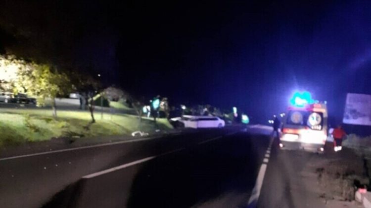 Nuntași încarcerați în limuzină, într-un accident din Cluj