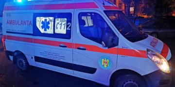 ACCIDENT în Gâlgău. A intrat cu mașina într-un parapet