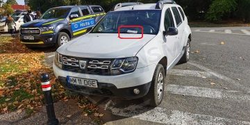 Ofițerii Direcţiei Anticorupție Maramureș, „taxaţi” de polițiștii sătmăreni pentru o parcare neregulamentară