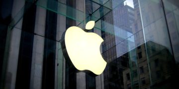 Fanii Apple au de ce se bucura! O cârpă le este vândută cu 19 dolari!