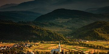 Carantina zonală va fi ridicată în Bârsana începând de astăzi