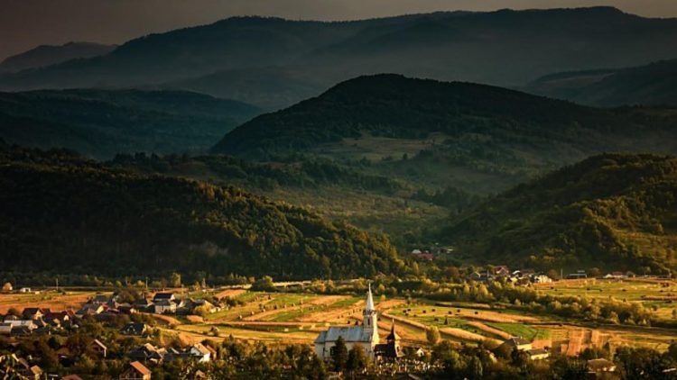 Carantina zonală va fi ridicată în Bârsana începând de astăzi