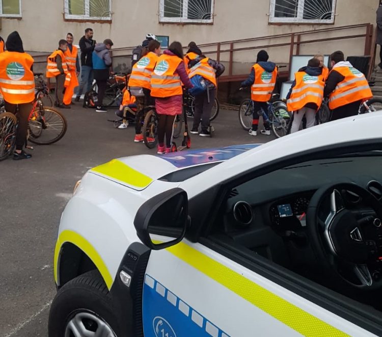 School Bike: 30 de elevi de la două școli din Baia Mare și-au luat bicicleta pentru a merge la școală