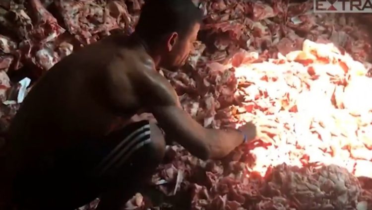 Imagini sfâşietoare. Foamete mare în Brazilia. Oamenii scotocesc printre oase de animale, pentru hrană