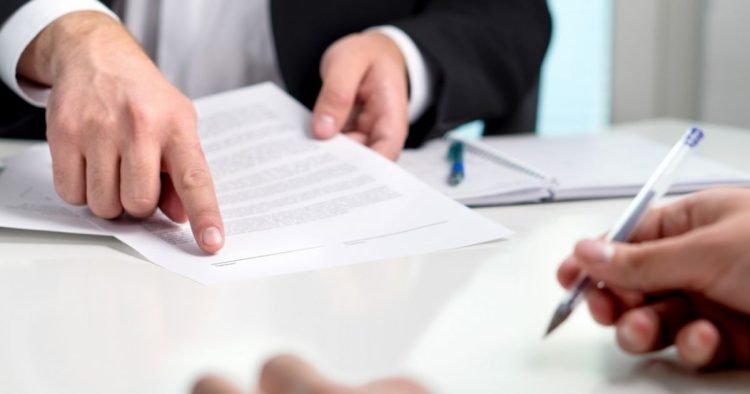 Bine de ştiut! În ce condiţii se poate modifica un contract de telefonie, internet sau televiziune