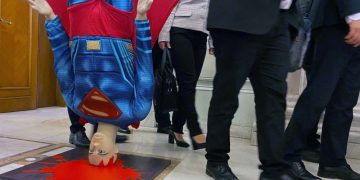 Căderea zgomotoasă a lui Cîțu