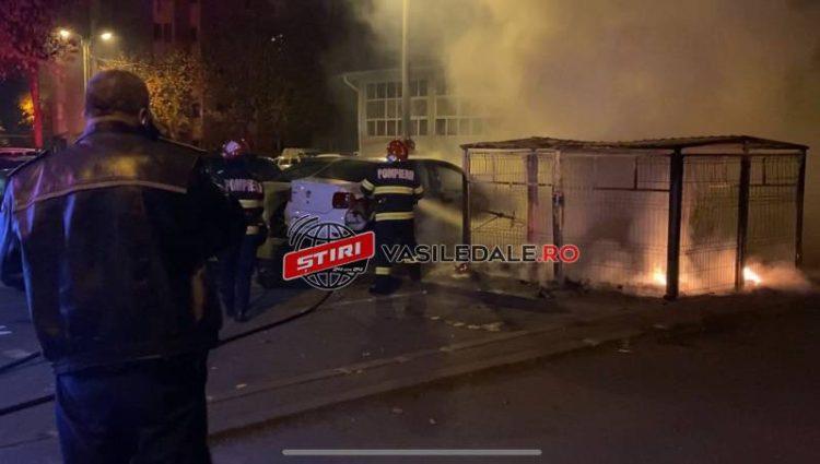 Două autoturisme şi mai multe containere au luat foc în Baia Mare. Piroman în libertate
