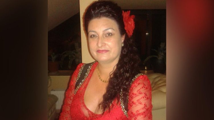 Profesoară de muzică înregistrată când le spunea elevilor că vaccinul îi transformă în legumă: „Dacă te duci în spital, nu mai ieşi viu de acolo. Ca la abator”