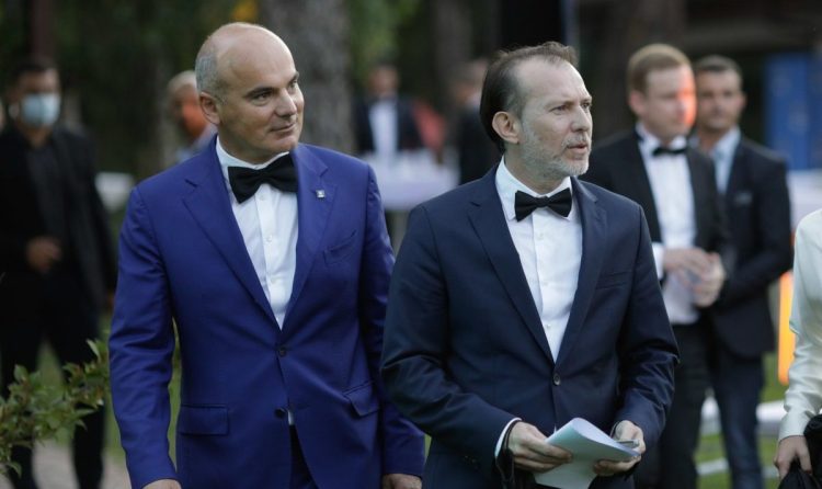 Gata, vine Salvatorul! Dacă țara o cere, Rareș Bogdan intră în guvernul Cîțu!