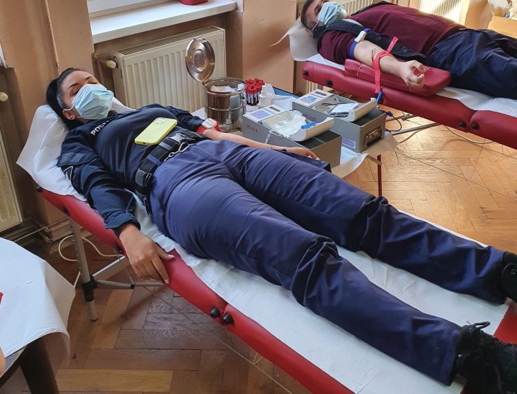 Poliţiştii maramureşeni solidari cu persoanele care au nevoie de sânge