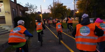 60 de elevi de gimnaziu din patru școli din Baia Mare, implicaţi în proiectul School Bike