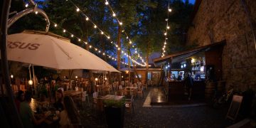 Nevaccinaţii nu au voie la restaurant, nunţi sau spectacole