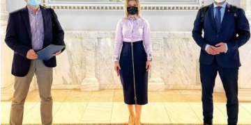 Țara arde și parlamentarii Premierului Zero sunt interesați de testul de sifilis!