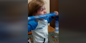 VIDEO absolut INCREDIBIL: Meciul dintre Baia Mare și U. Craiova, motiv de mare supărare pentru o fetiță