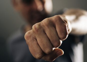 A încălcat prevederile ordinului de protecție. Acum s-a ales cu dosar penal