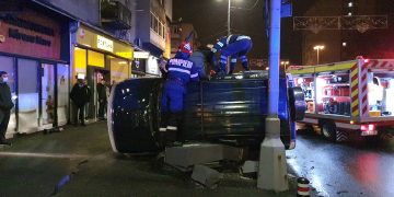 Accident pe Strada Culturii. O mașină s-a răsturnat. ACTUALIZARE