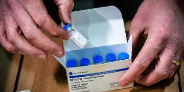 Românii care s-au vaccinat cu Johnson&Johnson pot face, de luni, rapelul