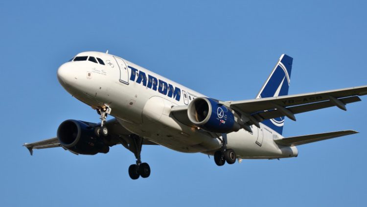 Sunt în aer! Aeronava TAROM va ajunge pe Otopeni în jurul orei 15.00!