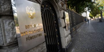 Diplomat rus găsit mort în fața ambasadei din Berlin