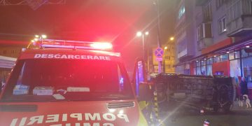 Accident în Baia Mare: Mașină răsturnată