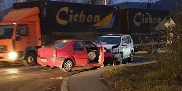 Accident în Baia Mare. Două maşini s-au ciocnit pe strada Oborului – foto