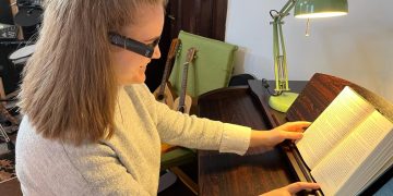 Povestea fantastică a unei tinere din Baia Mare care studiază traducerile deși este nevăzătoare din naștere