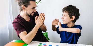 Prietenii copiilor cu autism. „Make a friend”, proiect gratuit pentru micuții cu nevoi speciale