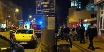 Actualizare: Alexandra, fata care a căzut de la etajul 8 a unui bloc din Baia Mare este în comă. Povestea incidentului este fabuloasă