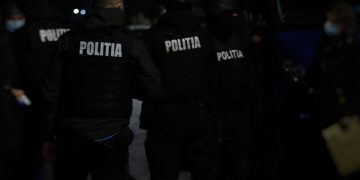 25 de percheziţii pentru destructurarea unui grup infracţional specializat în tăieri ilegale și furt de arbori, fals intelectual şi uz de fals – video