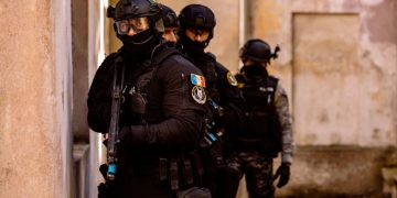 Masive descinderi în ţară la traficanții de droguri și de persoane. Percheziţii şi în Maramureş