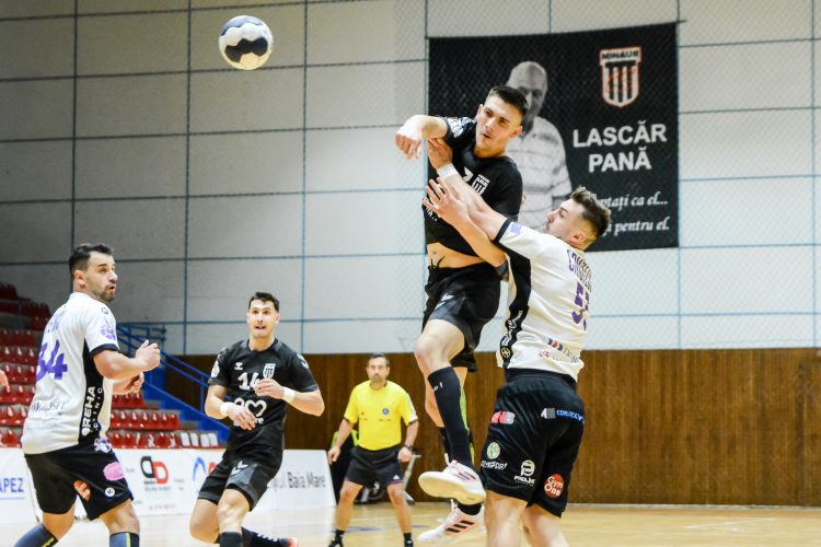 Handbal. Liga Zimbrilor. CS Minaur Baia Mare – SCM Politehnica Timișoara: 32-31 (15-13)