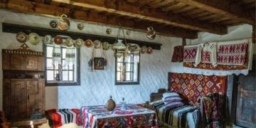 Expoziţia ”Din zestrea Maramureșului”, vernisată la Muzeul Olteniei din Craiova