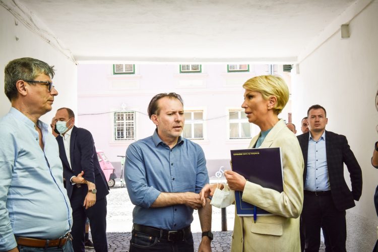 Așa de repede? Țurcana n-a prins niciun minister și acum cere demisia lui Cîțu care e caz patologic!