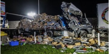Un şofer român de TIR a murit într-o parcare din Germania, după un impact devastator