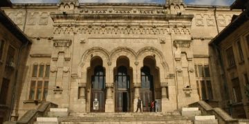 Prima Universitate din România care va organiza cursuri de blogger, vlogger sau influencer