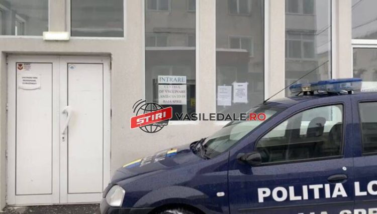 CENTRUL DE VACCINARE DIN BAIA SPRIE DEVASTAT CU BÂTE DE MAI MULȚI INDIVIZI ÎN AJUNUL CRĂCIUNULUI