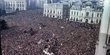 22 decembrie 1989. Mii de oameni în stradă, fuga lui Ceauşescu – video