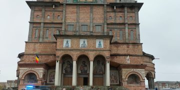 Jandarmii maramureşeni, implicaţi în campania „Cadoul din cutia de pantofi-darul tău de Praznicul Nașterii Domnului”