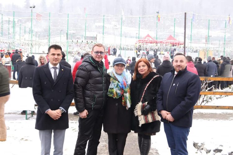 Baia Mare este acoperită de gunoaie, dar șeful județean al gunoaielor se petrece la târgurile de Crăciun