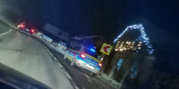 Accident în Lăpușel. Autoturism izbit de un gard