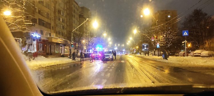 Accident în seara de Crăciun. Impact pe Bulevardul Decebal din Baia Mare