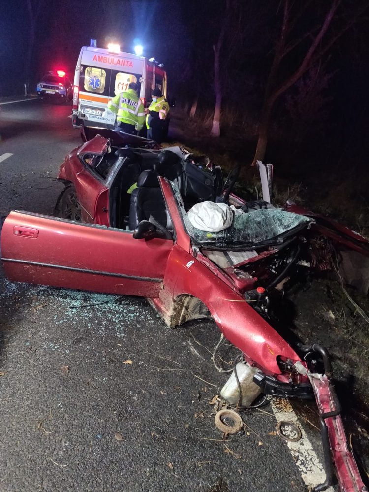 Cum arată autoturismul din accidentul de aseară din Cicârlău