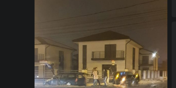 Impact grav în Baia Mare. Două autoturisme făcute praf