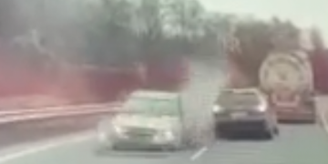 Depăşirea criminală făcută de un şofer a băgat în spital două persoane pe DN 1C. VIDEO