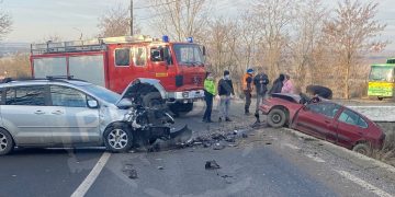 Accident extrem de grav în judeţul vecin. O femeie a murit, două persoane încarcerate